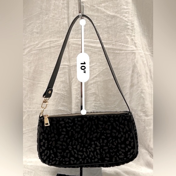 Black textured handbag - Picture 11 of 13